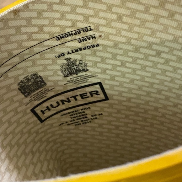 Hunter Boys/Girls Youth Classic Tall Yellow Boots | Sizes 3(Boy) 4(Girl) - Picture 12 of 14